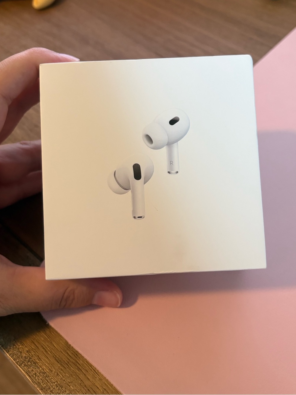 Apple AirPods Pro Noise-Cancelling Earbuds in White (2nd generation)